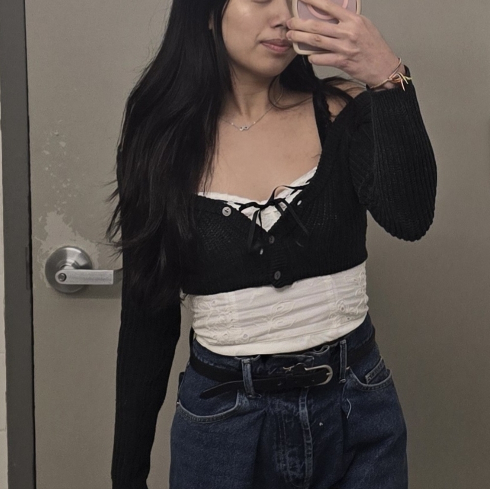Sweet Chilling Black Crop Sweater - Picture 3 of 3